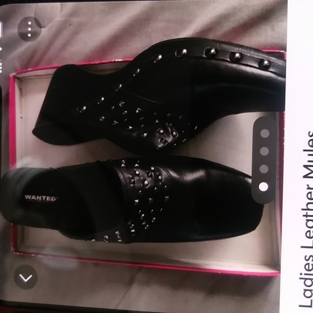 Ladies Leather Mules